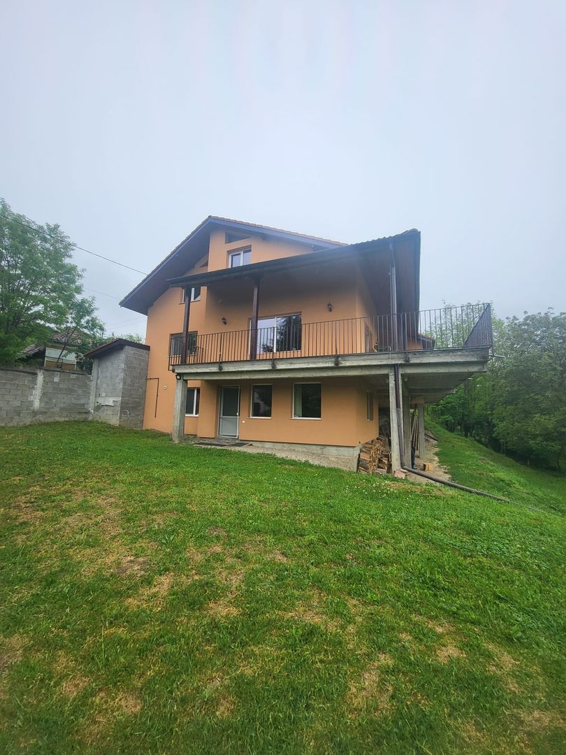 CASA DE 263MP, TEREN DE 8142M2 IN OARDA DE SUS LA 350.000, NEGOCIABIL - Poză 1