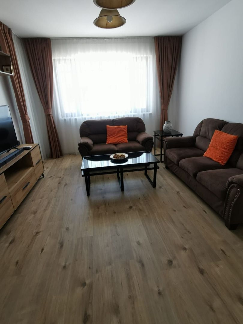 InInchiriere apartament 3 camere - Poză 6