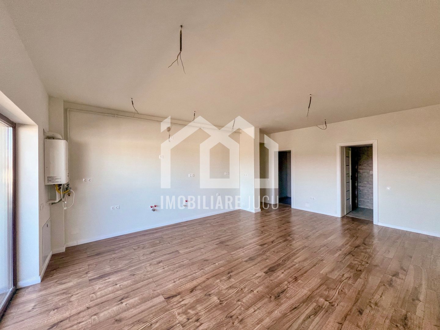 Apartament 3 camere, Bloc nou, Parcare inclusă, Jucu de Mijloc (AP.8) - Poză 6