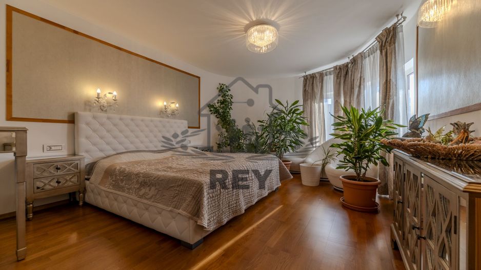 De Vânzare Vila Superba la liziera parcului Sub Arini - Poză 3