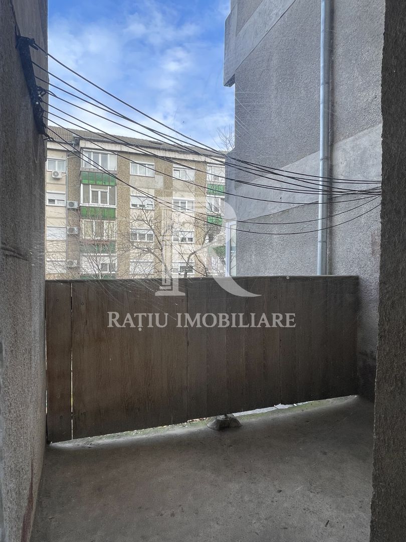 Apartament cu 2 camere | etaj intermediar | parcare exterioara | Rogerius | Oradea - Poză 12