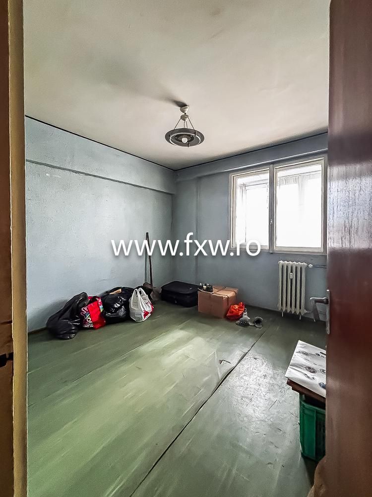 Apartament spațios de 3 camere, decomandat, langa metrou - Poză 3