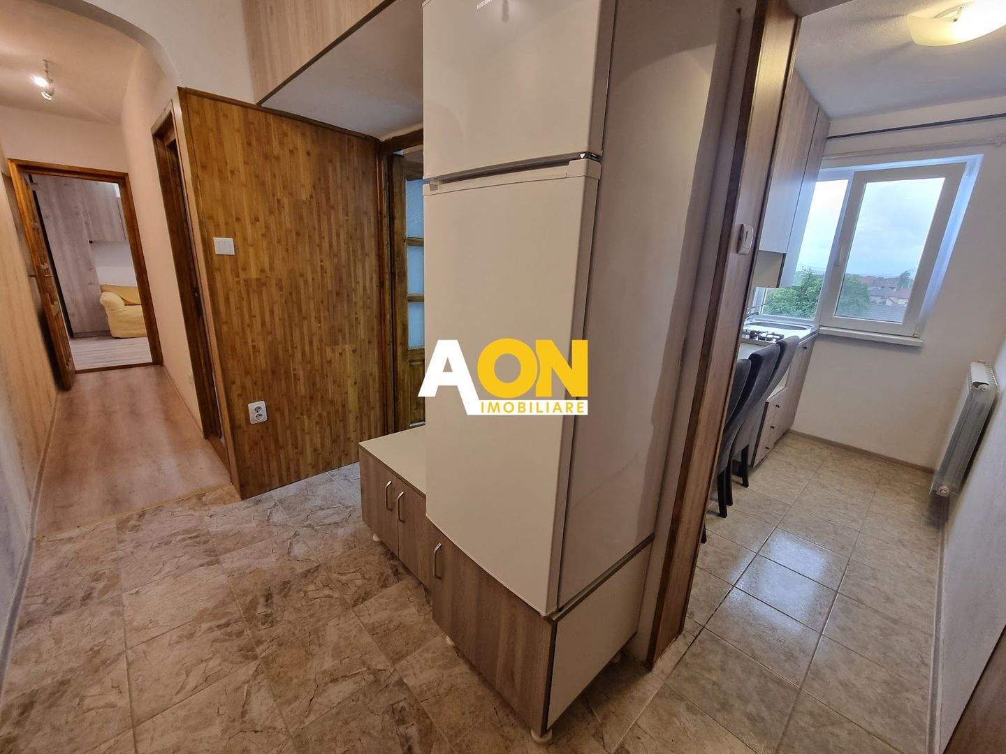 Apartament cu 2 Camere, Decomandat, Zona Cetate - Poză 1