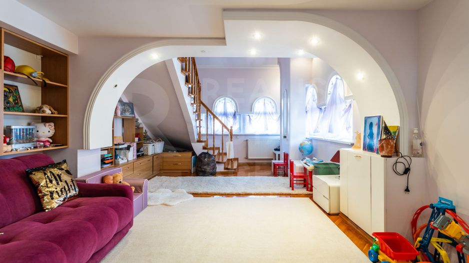 Vânzare casă de lux, 700 mp + 22 ari, situată în Tohatin - Poză 41