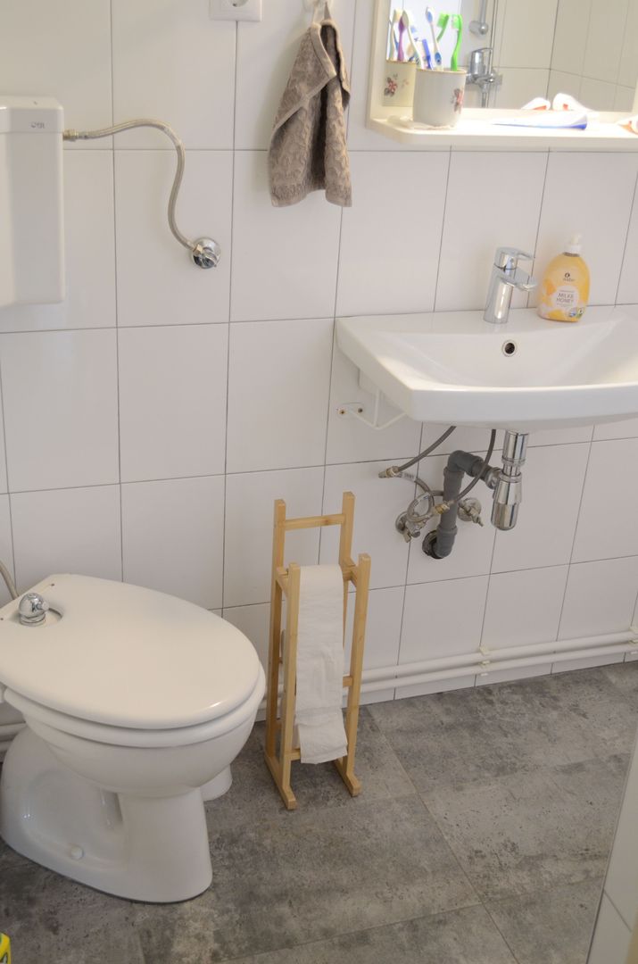 Casa renovata la tara complet mobilata si utilata - Poză 12