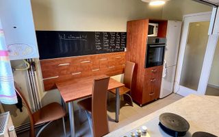 Apartament cu 3 camere, 70 mp, decomandat, Zona Fortuna - Poză 4
