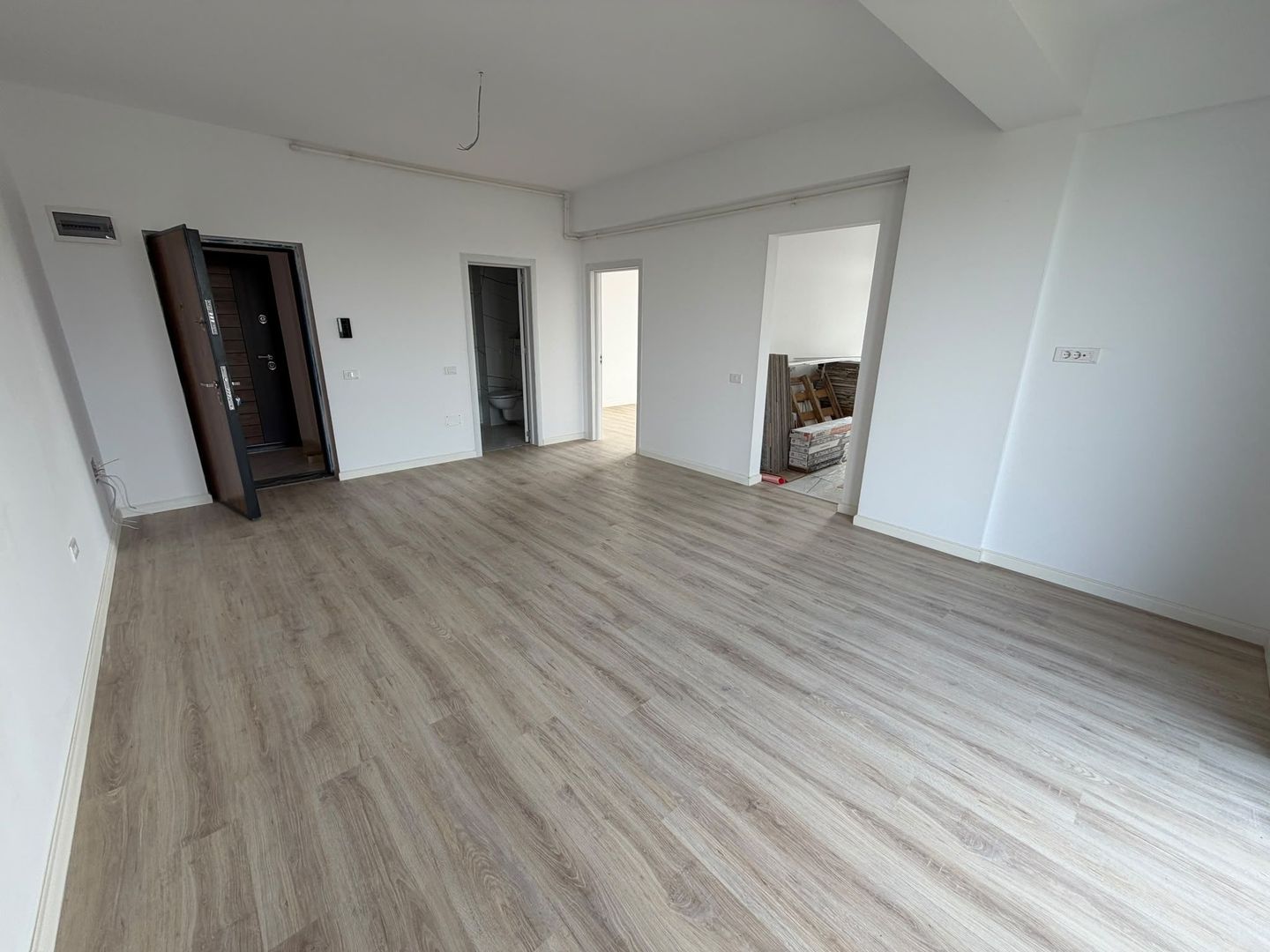AP. 2 CAMERE - MUTARE IMEDIATA, LOC PARCARE, BOXA SUBSOL, COMIS 0% - Poză 2