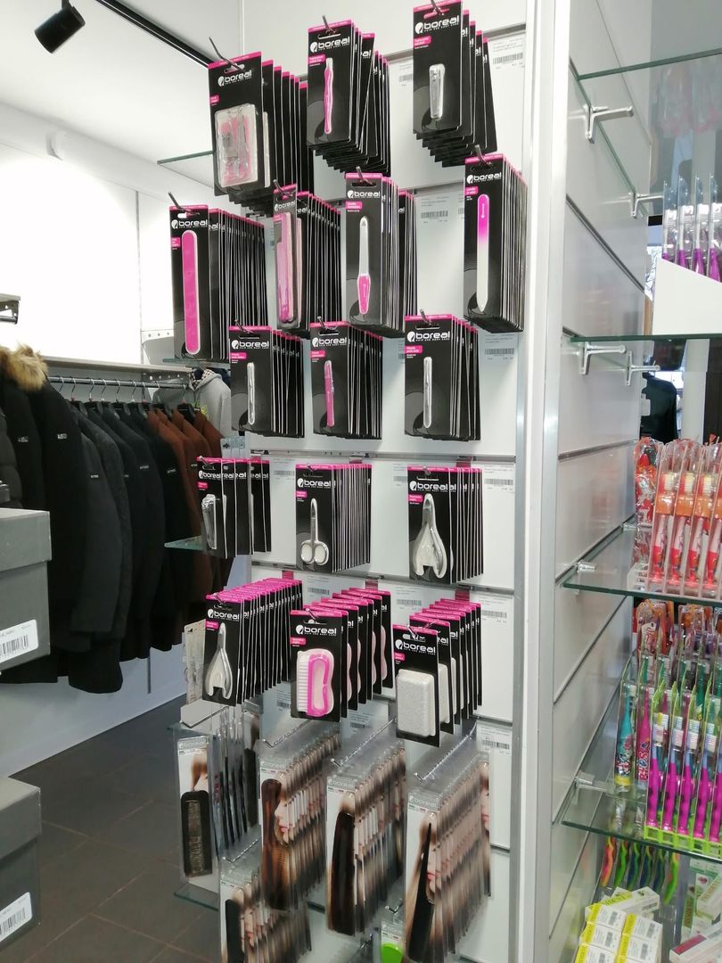 Spațiu comercial ultracentral, 200 mp singurul vad 100% pietonal Roman - Poză 10