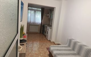 De vanzare apartament 3 camere – Micro 40 – Parter cu gradina - Poză 3