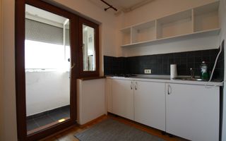 Corneliu Copusul, o camera, centrala proprie. - Poză 7