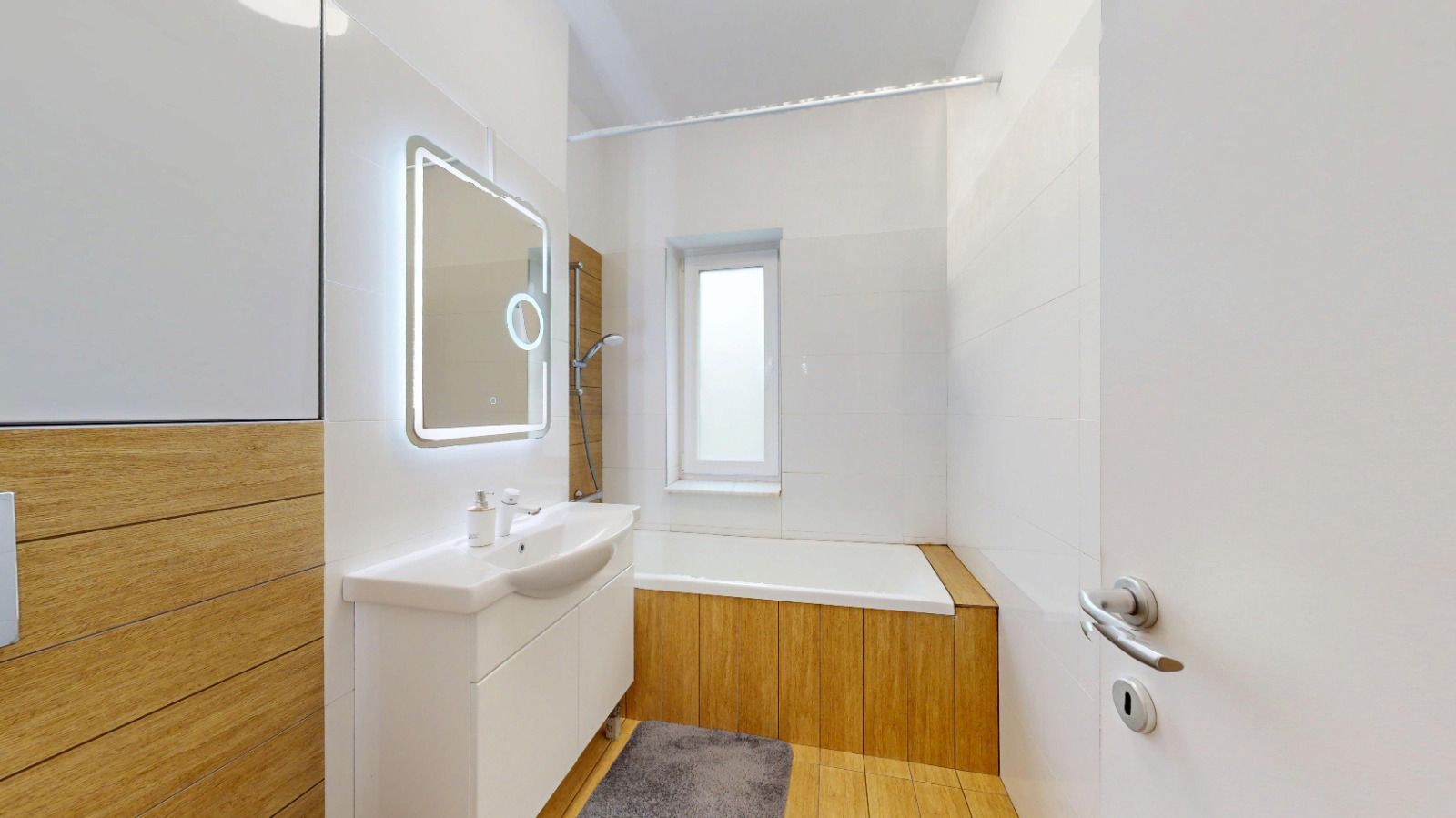 Apartament cu 4 camere de vânzare în Unirii, Bucuresti - Poză 12