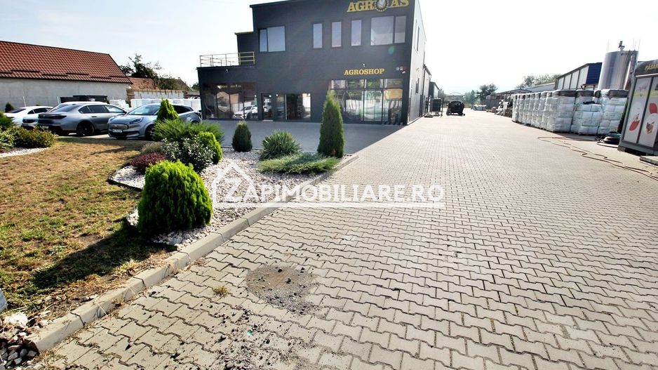 2 Hale noi cu suprafete de 590 si 578mp,teren 4200mp.stradal - Poză 2