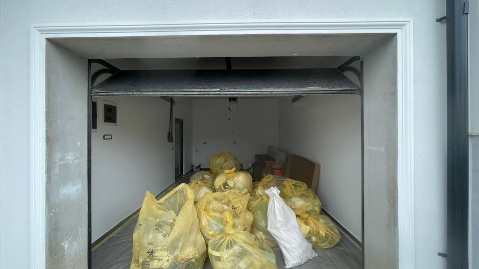 Duplex-4 dormitoare- despartit prin garaj -SUPER POZITIE - Poză 16