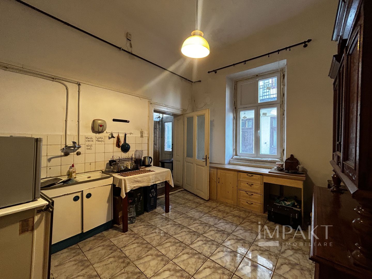 Vanzare apartament ultracentral, parter, imobil istoric - Poză 9