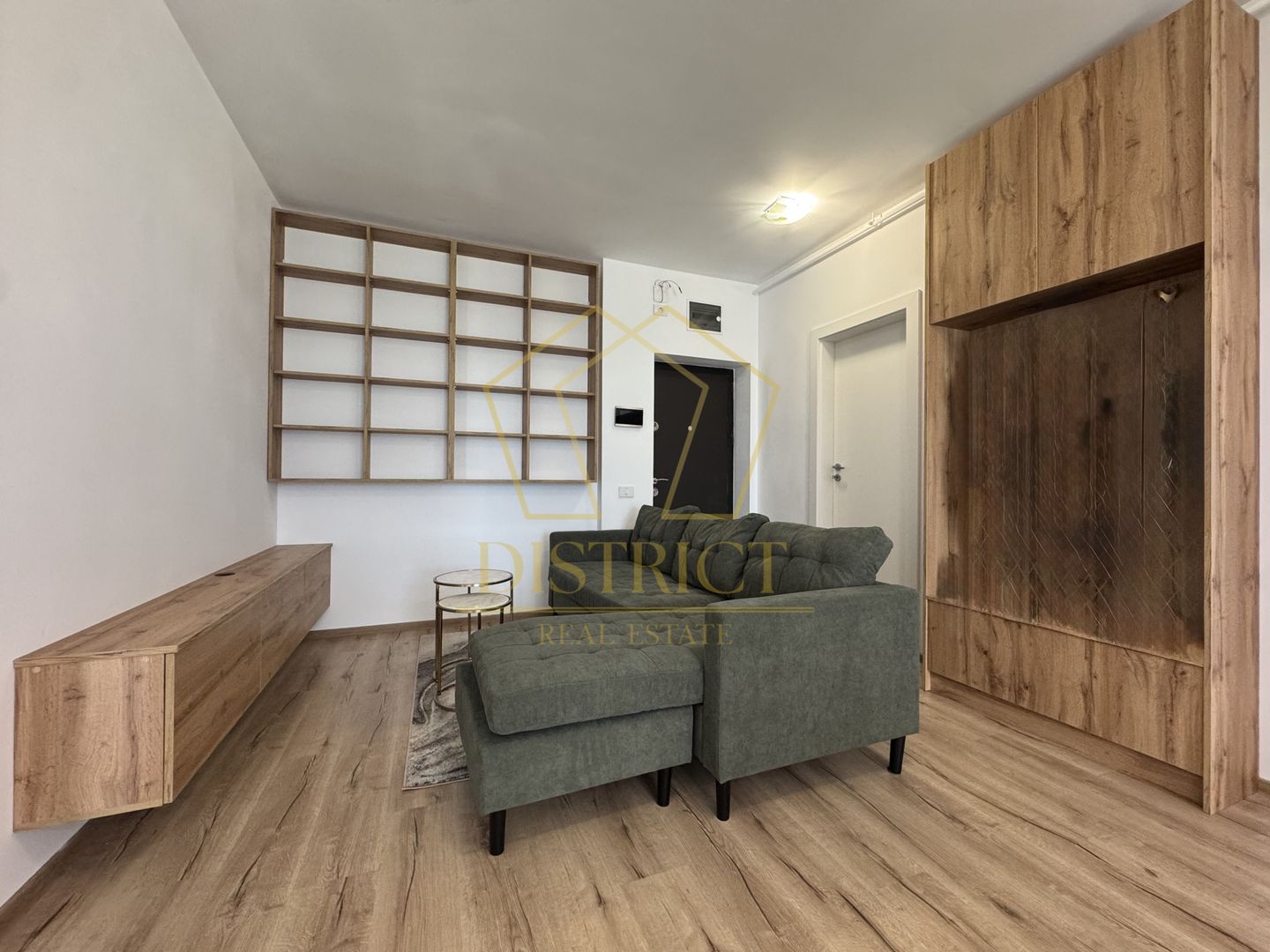 Apartament cu 3 camere, mobilat, loc de parcare | Vivalia - Poză 1