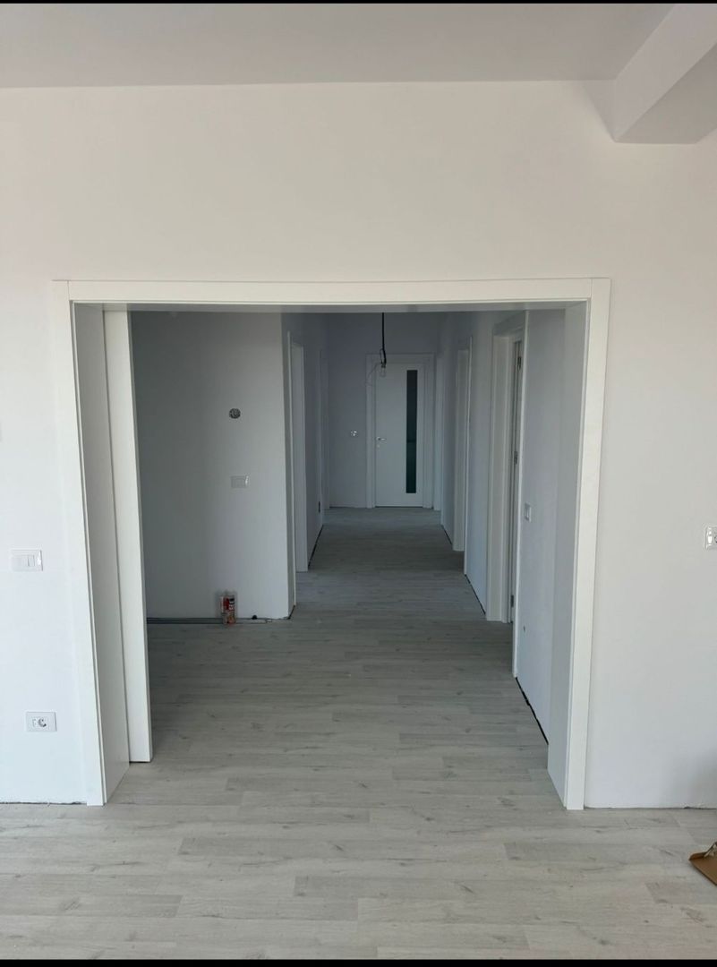 Vând casă Rediu langa padure - Poză 3