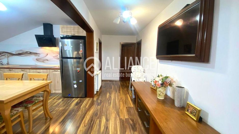 Valu lui Traian(COD 07) - Casă P+M  5 camere zona Penny - Poză 2
