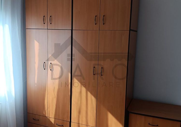Inchiriez apartament 3 camere + 2 bai (ZONA UNIRII) - Poză 8