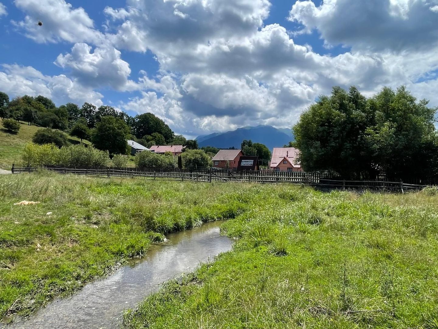 INVESTIȚIE | Teren 5000 mp PUZ APROBAT intravilan - zona Sohodol -Bran - Poză 2