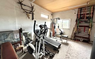 Casa spatioasa cu zona amenajata pentru ferma Cicarlau - Poză 11