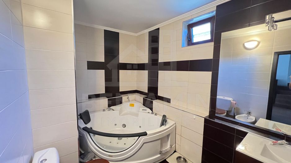 De-Vanzare-Case-16-Camere-400mp-Utili-1100mp-Teren-Sacele-Brasov - Poză 13