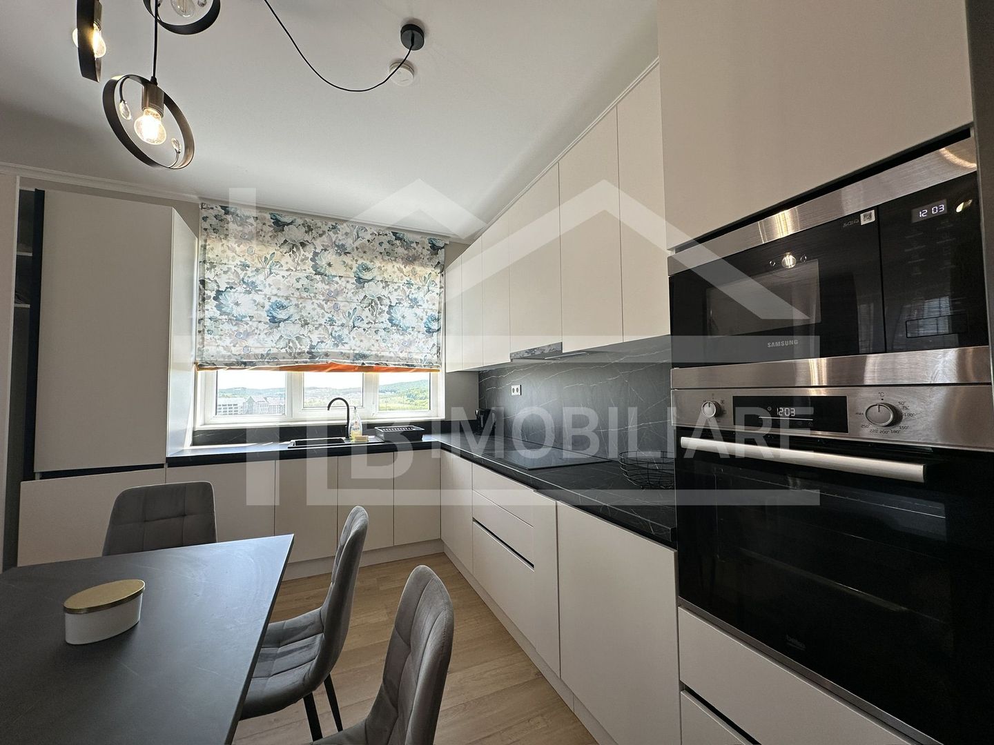 Apartament cu 3 camere, 70mp, parcare, Zona Concept 9 - Poză 4