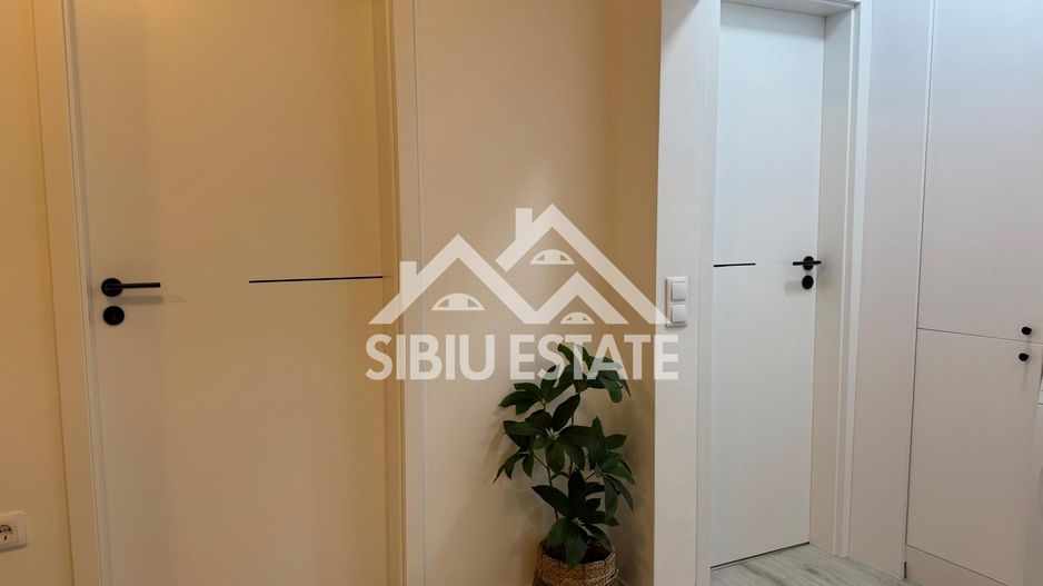 Apartament 3 camere 2 bai, pivita recent renovat-in Sibiu M.Viteazul - Poză 16