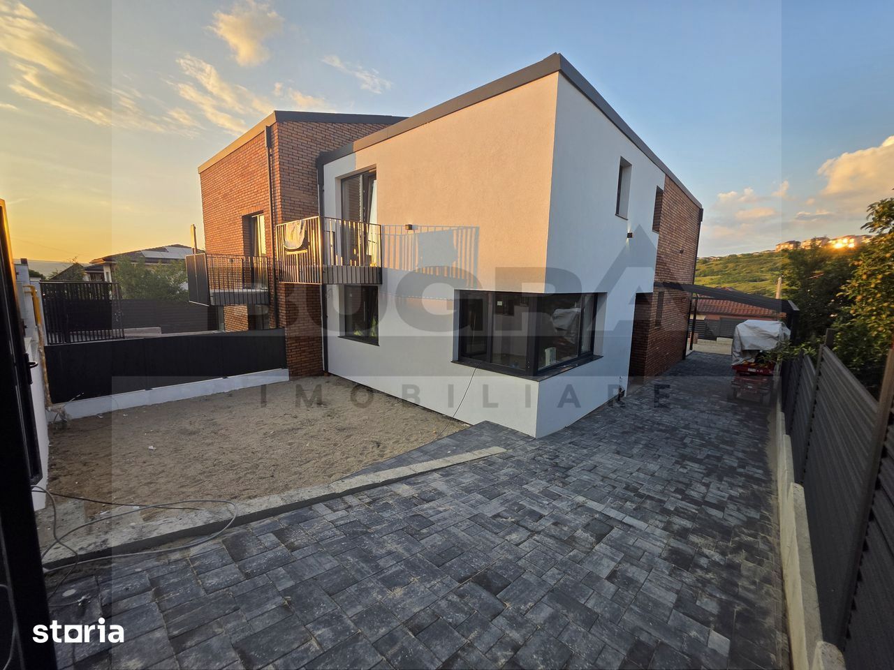 Casa cuplata semifinisata, 5 camere, 240mp, zona Dezmir - Poză 5
