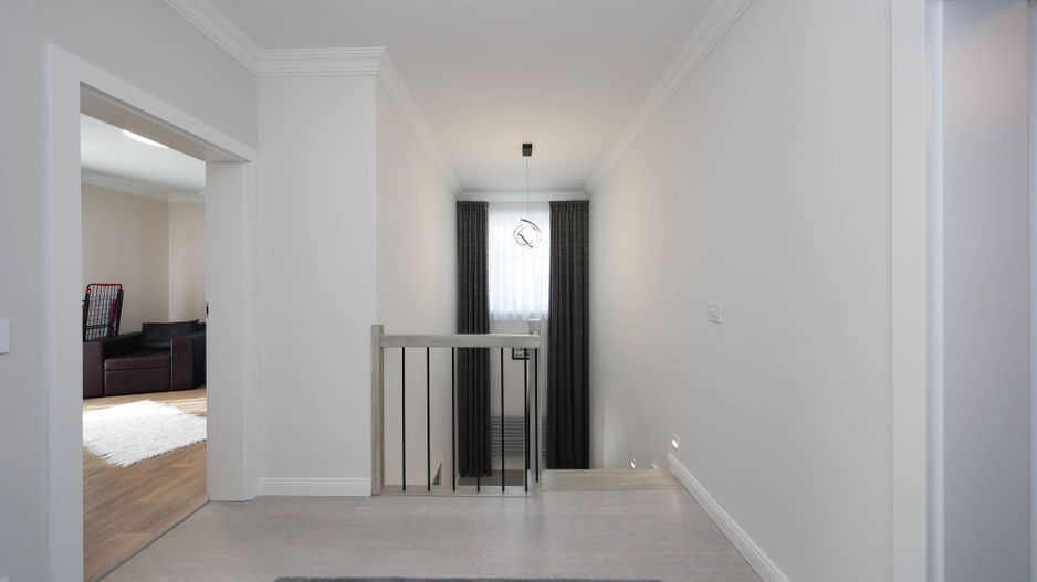 Casă ideală pentru familie în Brașov, Bunloc – spațioasă, luminoasă, priveliște - Poză 29