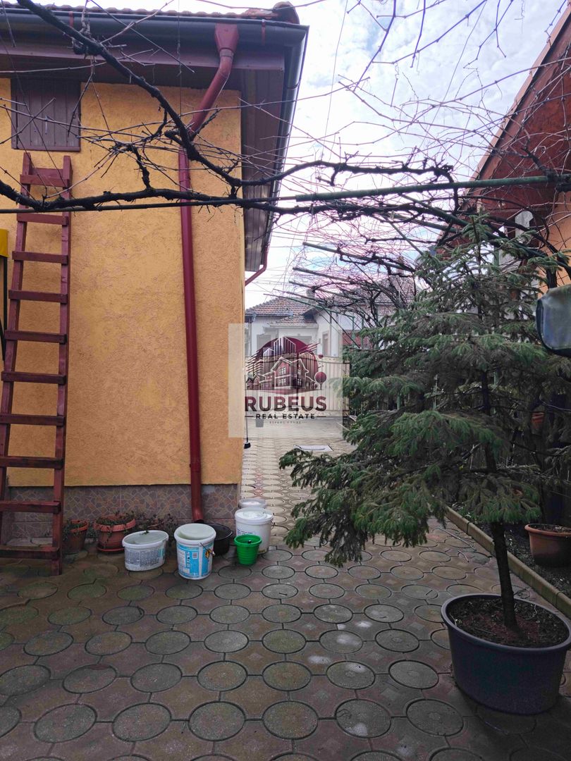 Casa cu personalitate in Calomfirescu – spatiu, liniste si teren gener - Poză 5