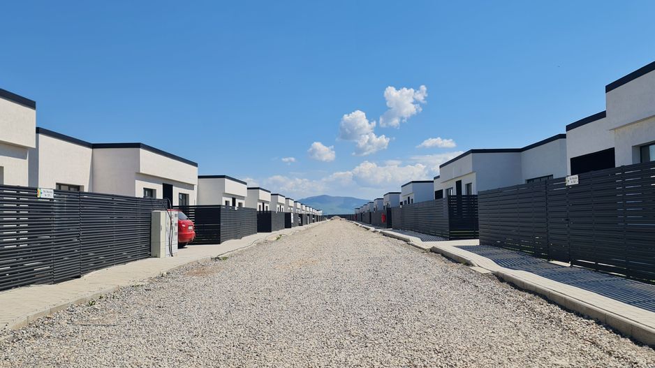 Casa 4 camere un nivel finalizata intabulata cartier Izvor Tarlungeni - Poză 12