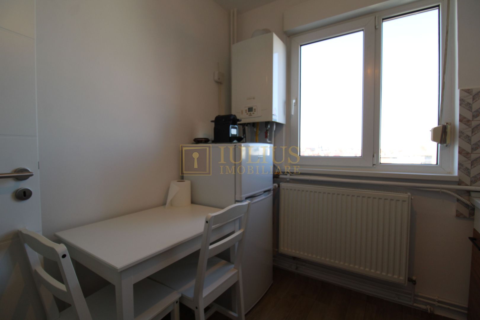 2 minute de Judetean, 2 camere, centrala proprie - Poză 10