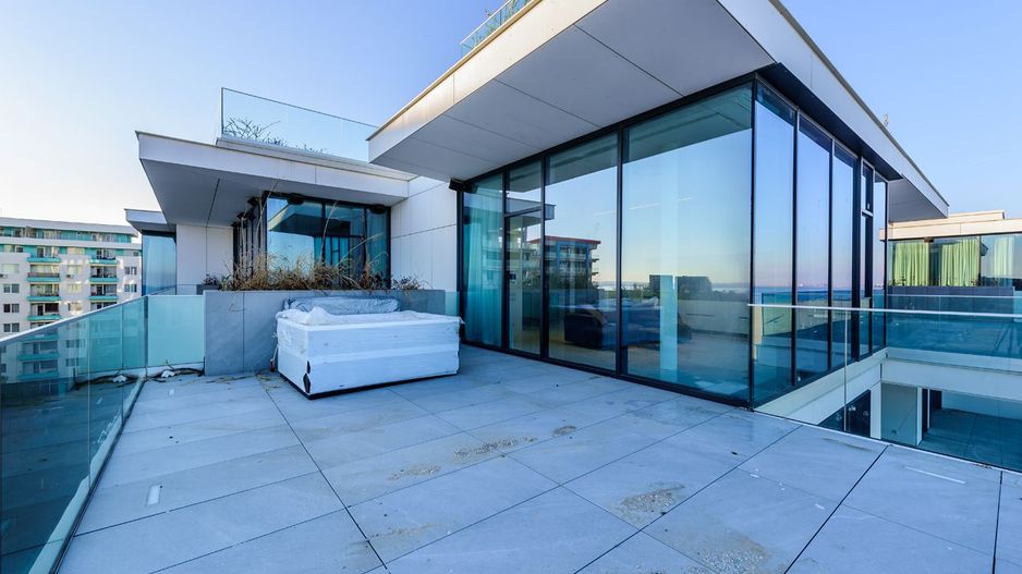 Apartament de 5 camere spațios, situat în zona Nord din Constanța - Poză 18