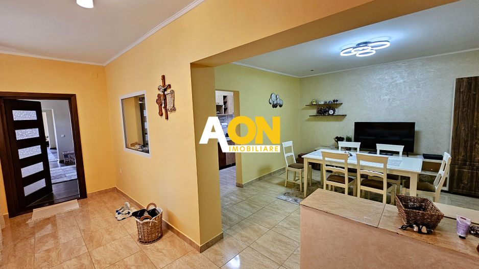 Casa renovata, 4 camere, 2 terase, mobilata, utilata, 568 mp teren - Poză 13