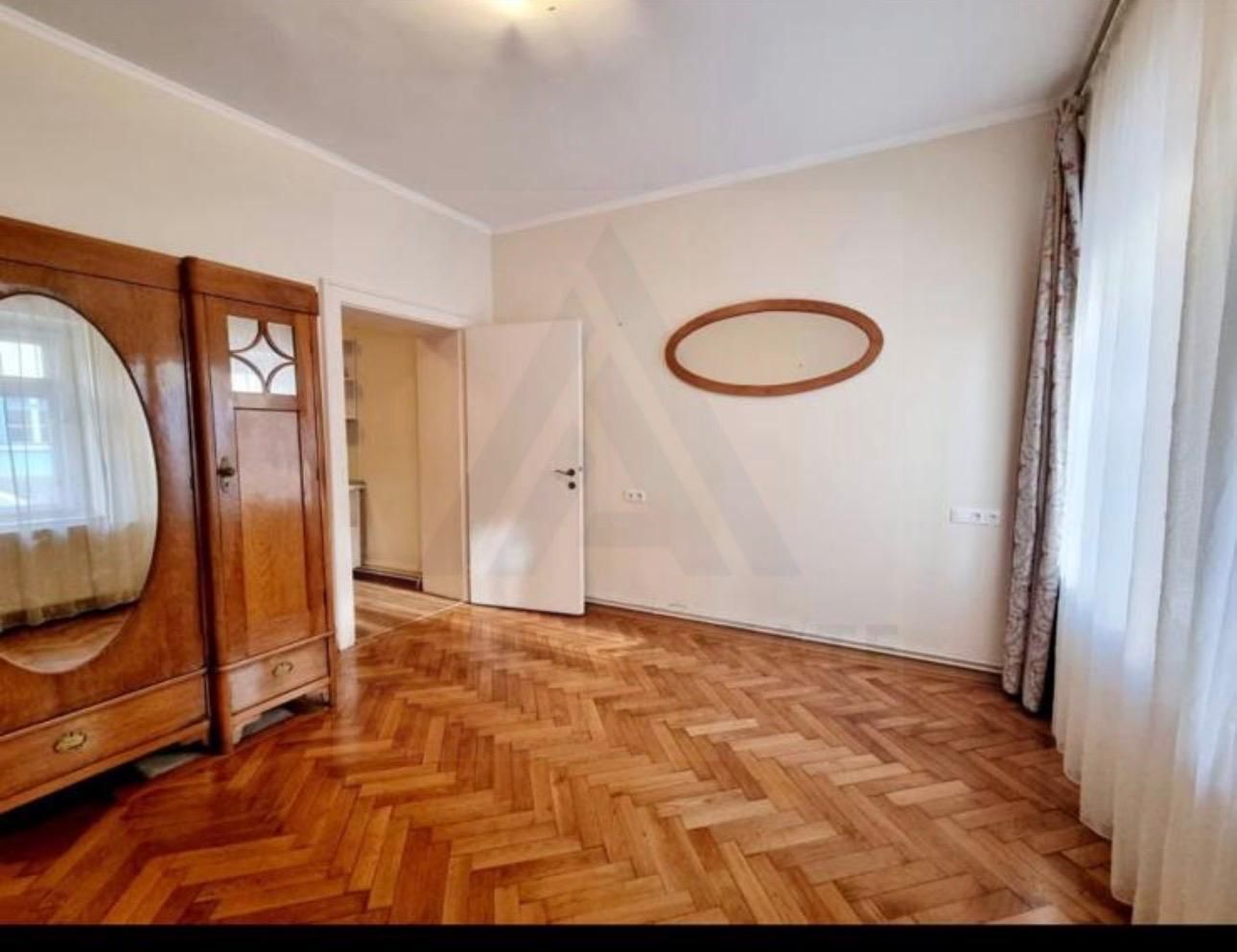 Apartament 2 camere 61 mp utili parter 2 bai 2 pivnite Centrul Istoric - Poză 2