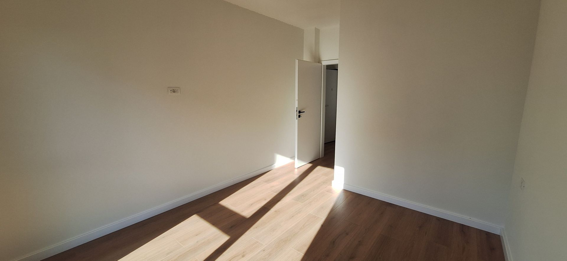 Apartament 2 camere cu loc de parcare inclus - Poză 9