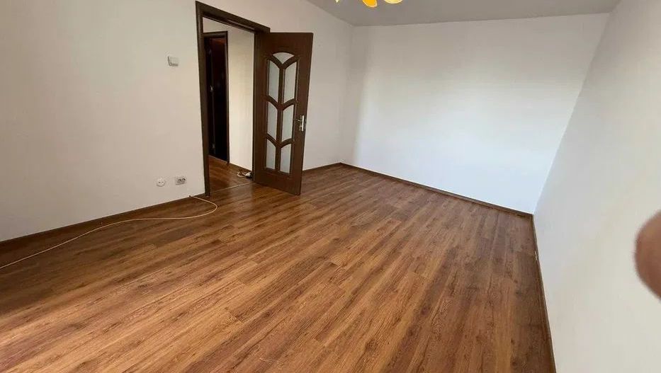 Apartament 2 camere decomandat Dristor 4 minute metrou  anul 1982 - Poză 1