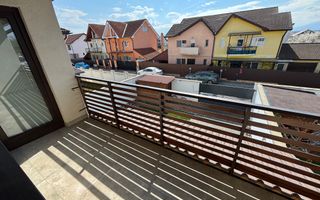 Casa generoasa LA CHEIE, curte 200 mp in Selimbar - Poză 19