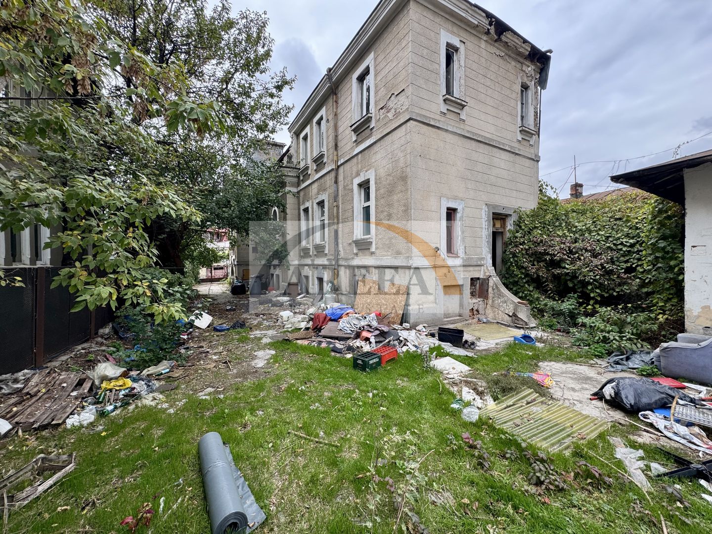 Vila interbelica si teren 501 mp in proprietate, un sigur proprietar ! - Poză 7