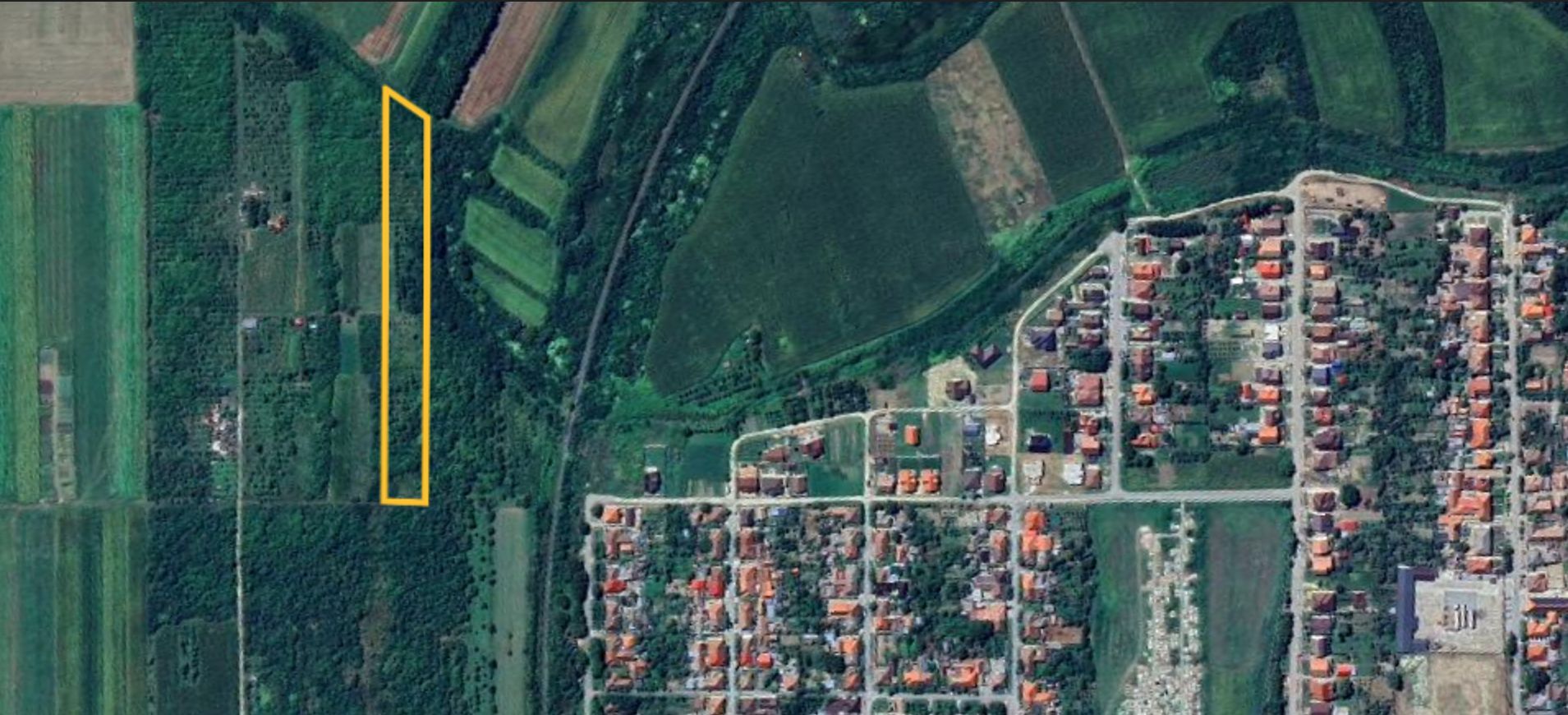 Teren cu livadă – 9.000 mp –la 400 m de ieșirea din Chișinau Cris - Poză 1