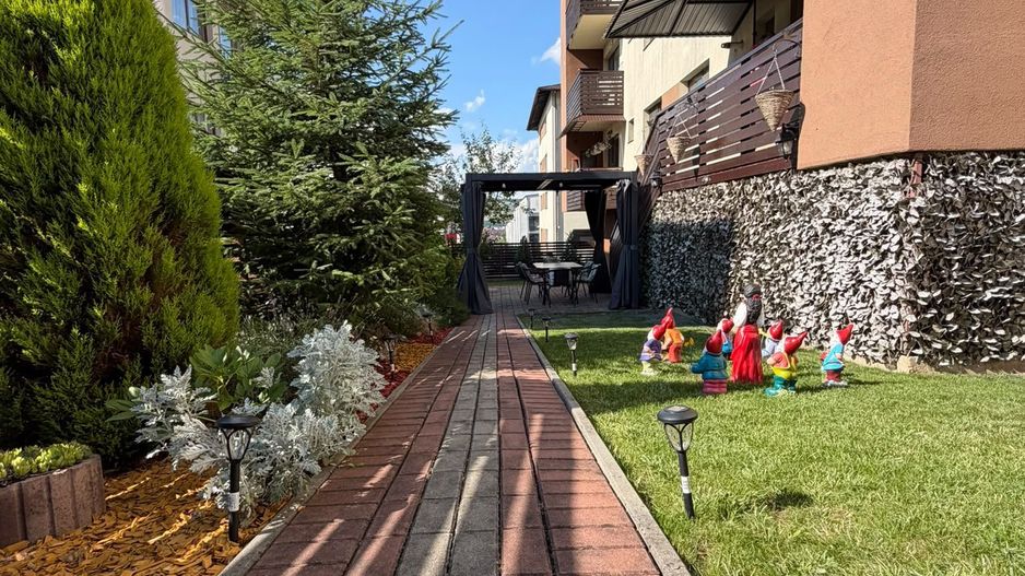 Apartament 3 camere, curte, boxa, parcare, Sub Cetate - Poză 41