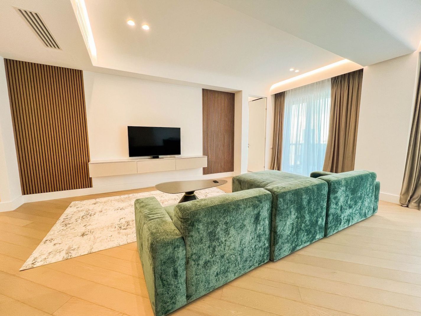Chirie I Penthouse 4 camere I Iancu Nicolae I Bloc Luxury I 2 Parcari - Poză 3