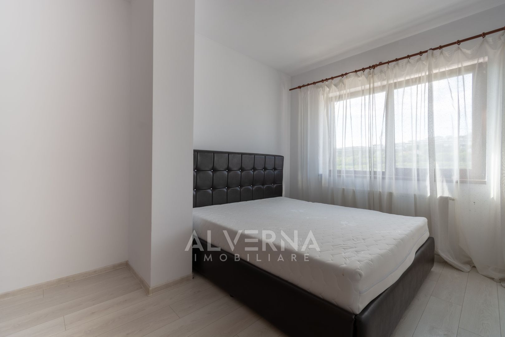 Apartament tip Penthouse | 3 camere | Terasa 88 mp | Zona VIVO METRO - Poză 9