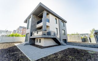 Casa de vânzare, individuală, Centru - Poză 1