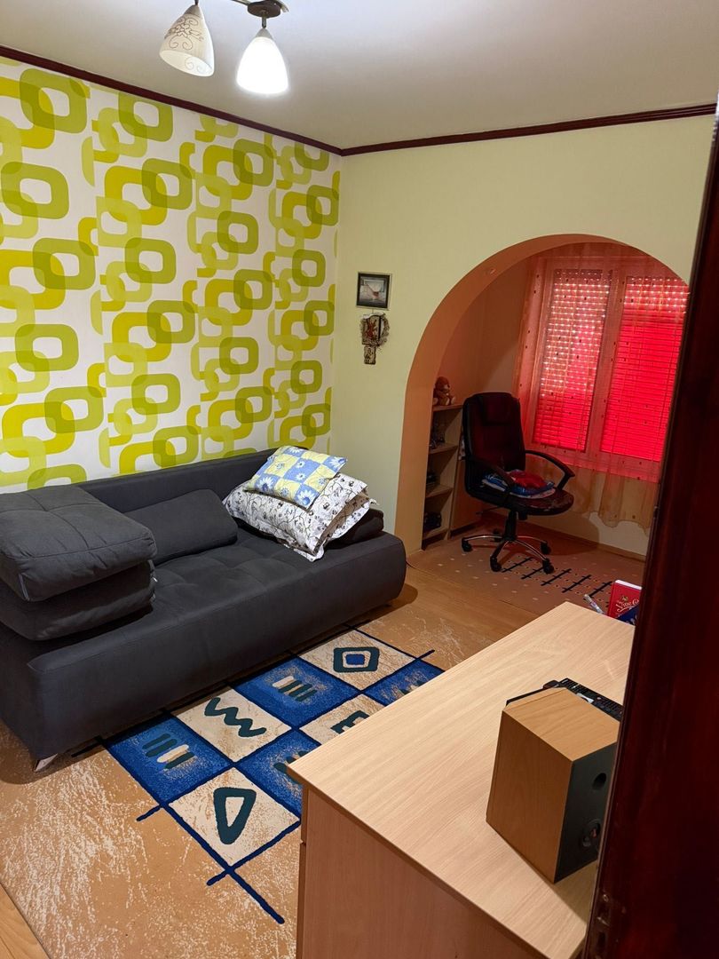Apartament 3 camere Decomandat Rovine etaj 2/4 - Poză 2