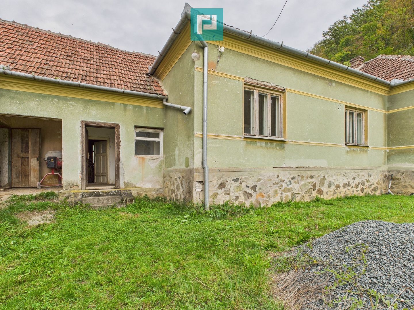 Casă cu teren generos Vărădia de Mureș - Stejar - Poză 11