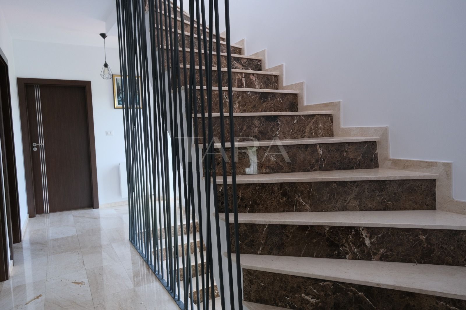 Vila de lux în Borhanci – Arhitectură deosebită, design exclusivist - Poză 5