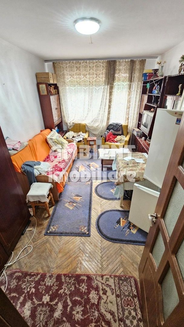 Cameră de cămin cu baie, etaj 1, zona Liceu Stefan Procopiu; - Poză 1