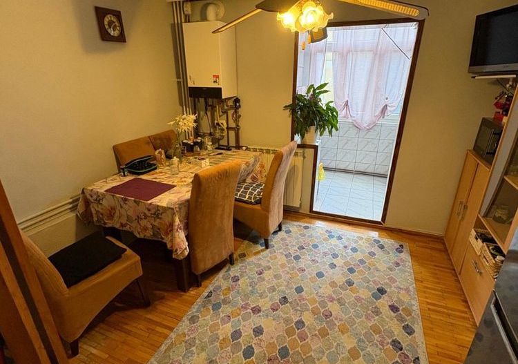 Apartament 3 camere - zona Gorjului cu centrala proprie - Poză 3