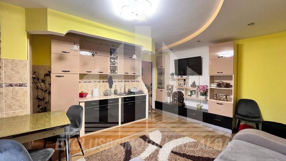 Apartament 3 camere | De inchiriat | 60 mp | Etaj 3 | Cetate - Poză 2